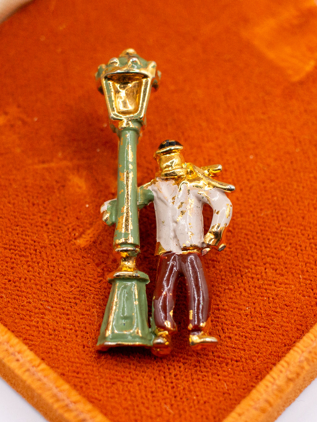 Vintage 80's Brooch in Gold