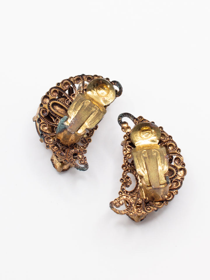 Vintage 30's Clip-on Earrings in Gold