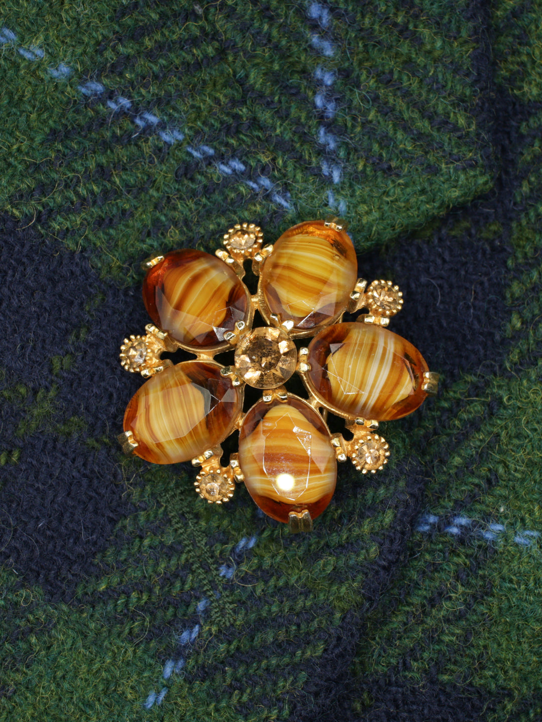 Vintage 60's Brooch in Gold