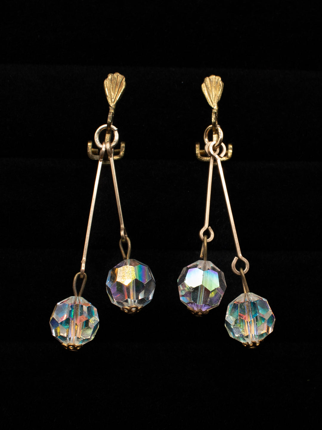 Vintage 50's Clip-on Earrings in Gold