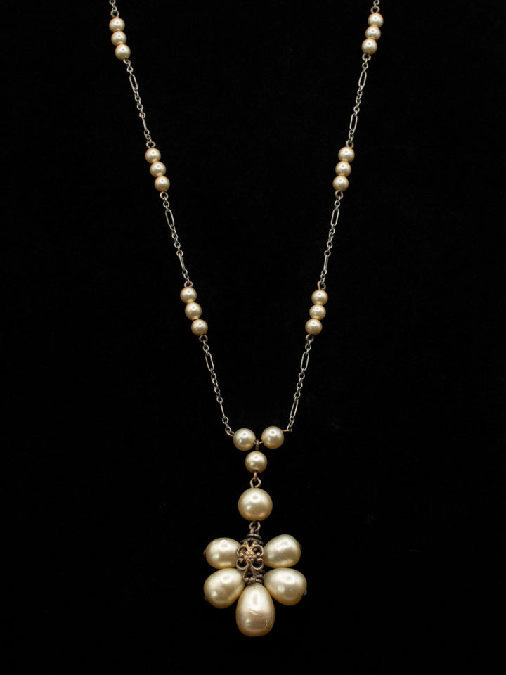Vintage 20's Necklace in Silver