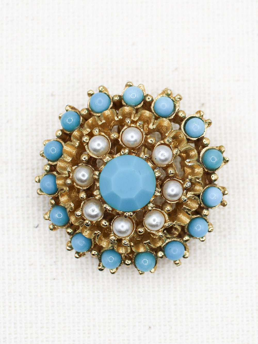Vintage 60's Brooch in Gold