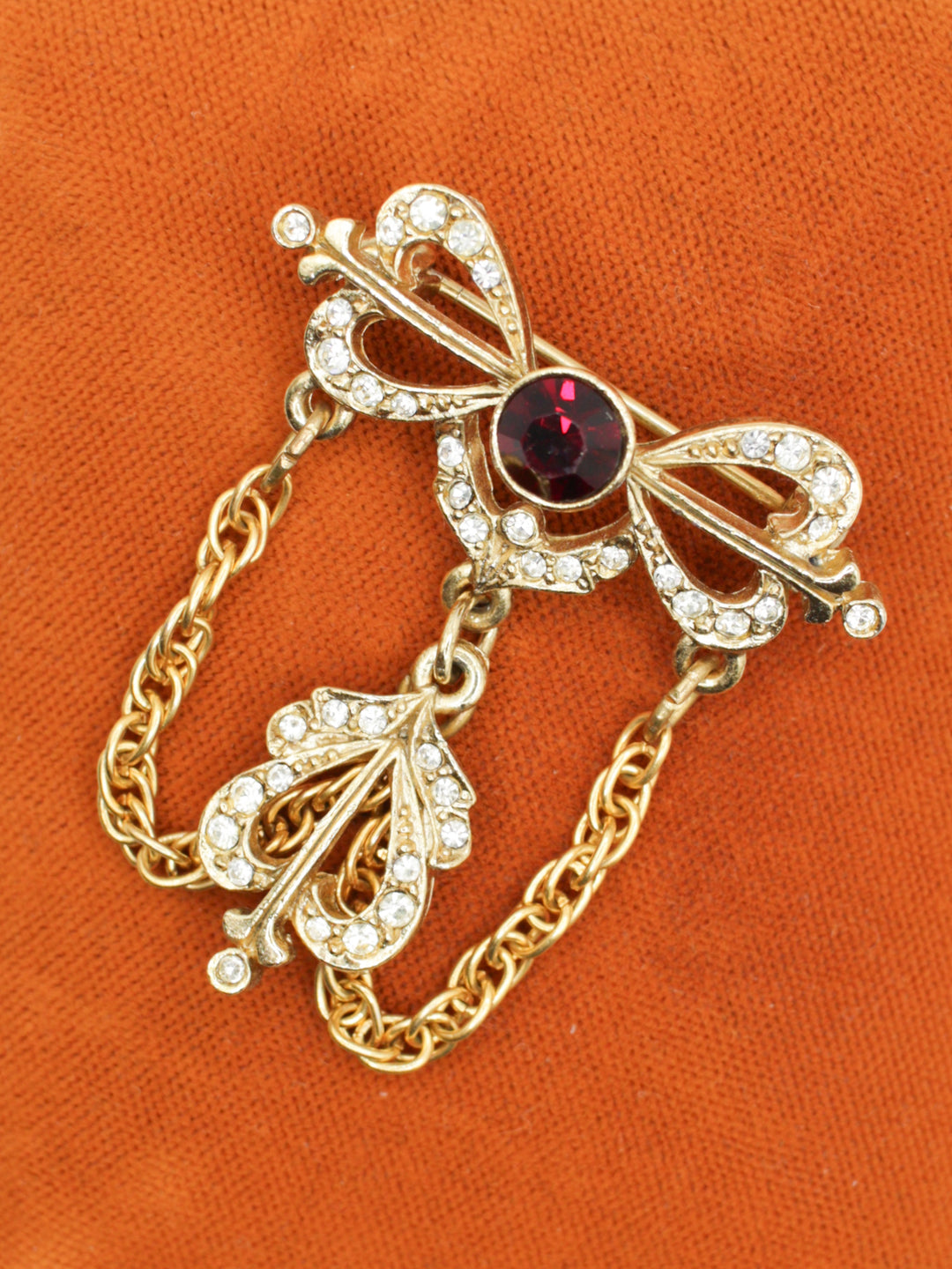 Vintage 50's Brooch in Gold