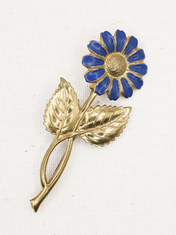 Vintage 60's Brooch in Gold