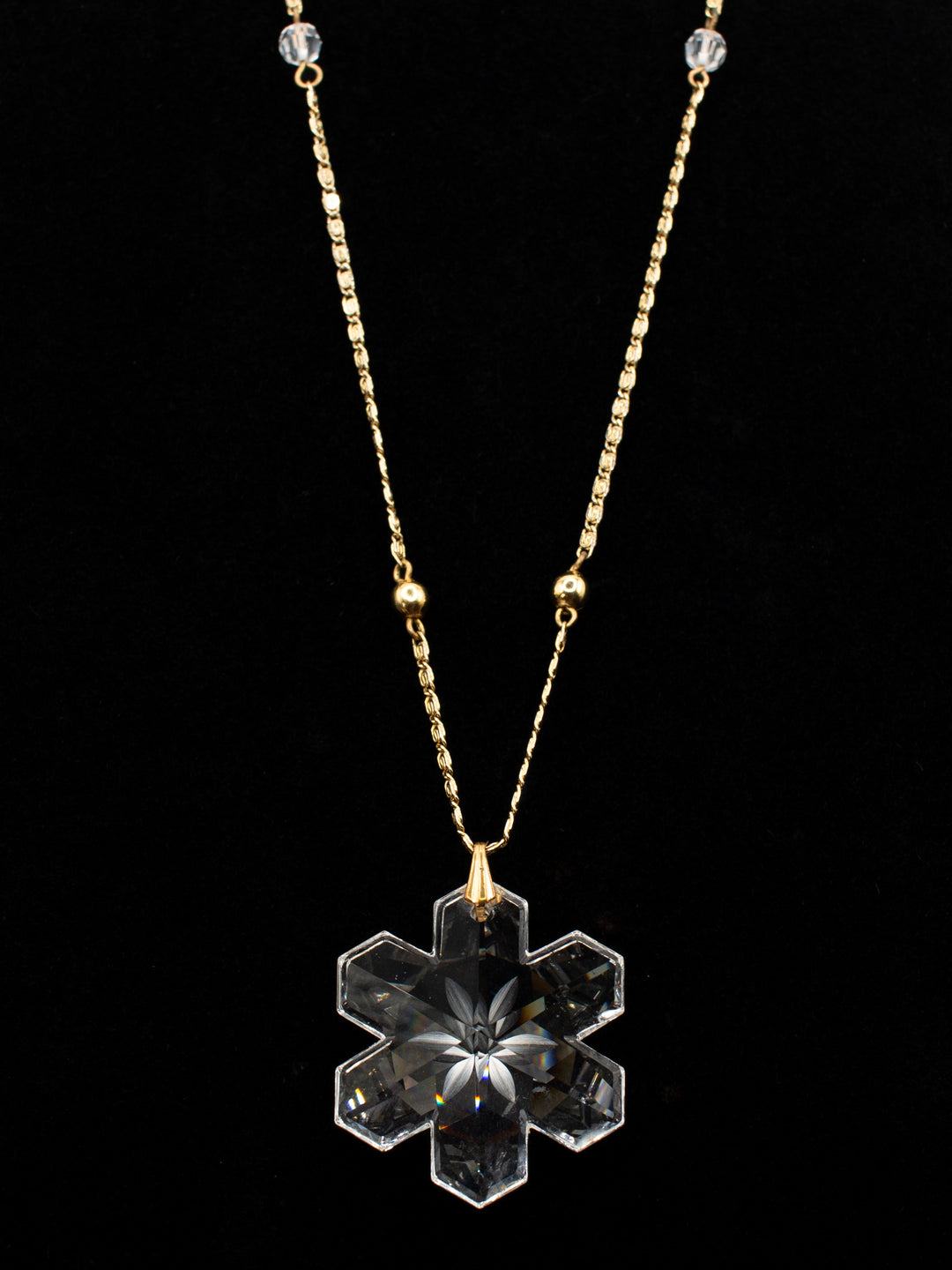Vintage 70's Necklace in Gold