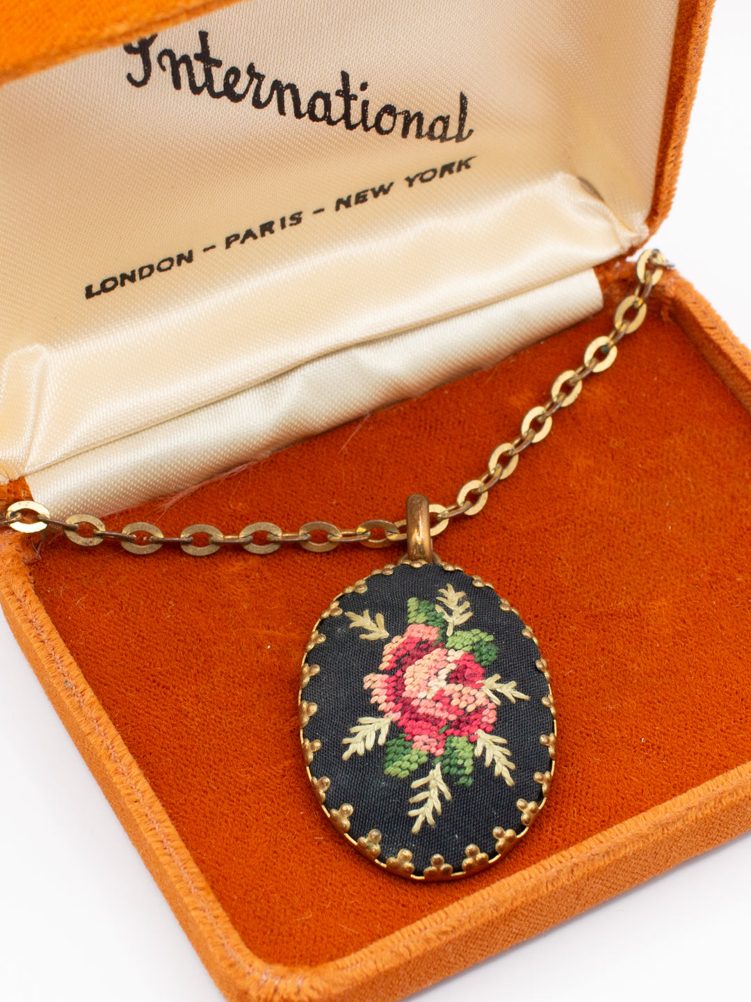 Vintage 30's Necklace in Black