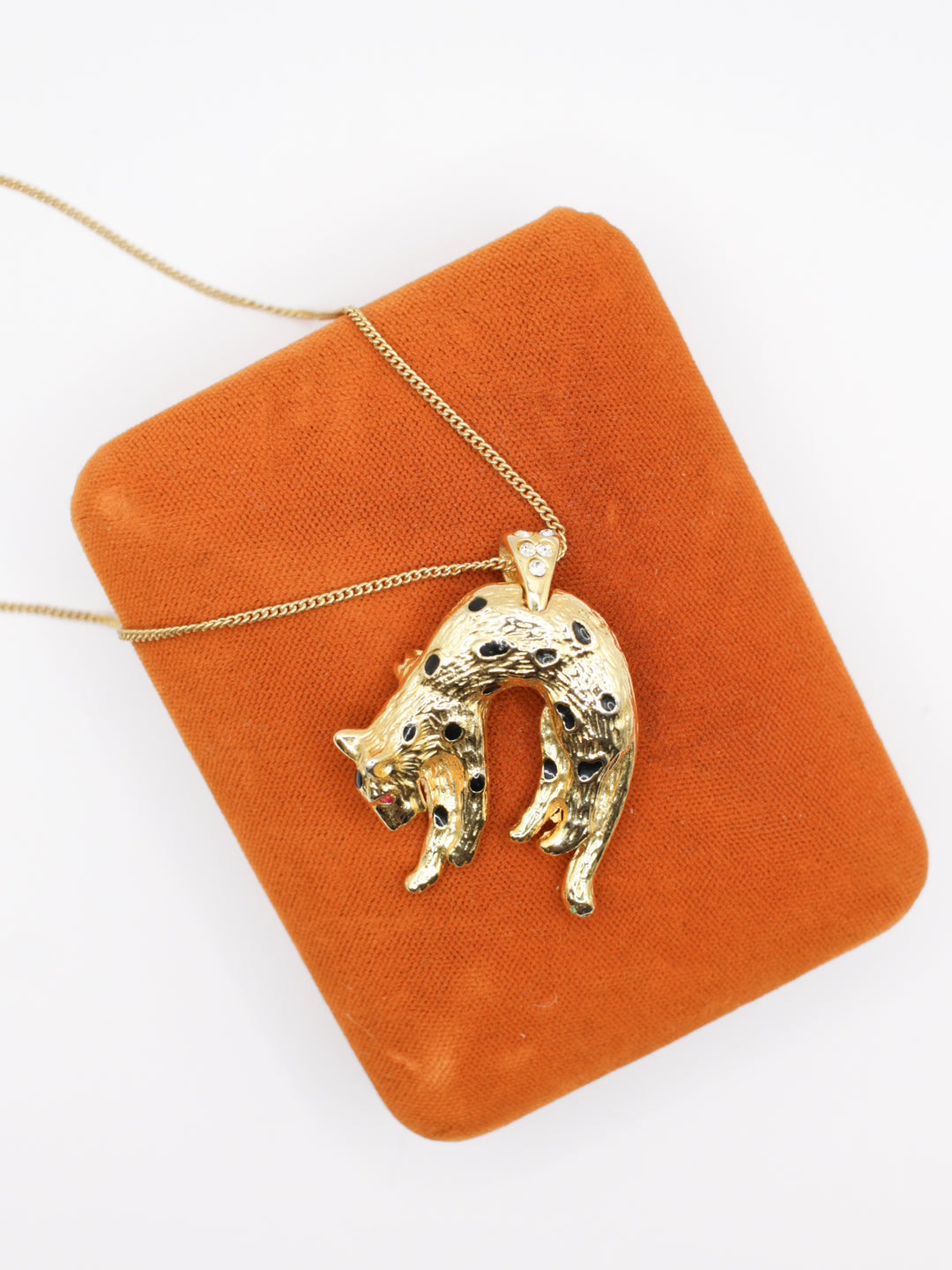Vintage Necklace in Gold