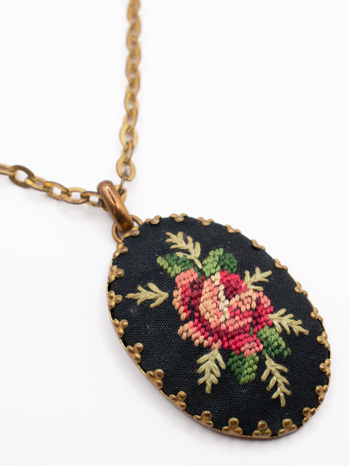 Vintage 30's Necklace in Black