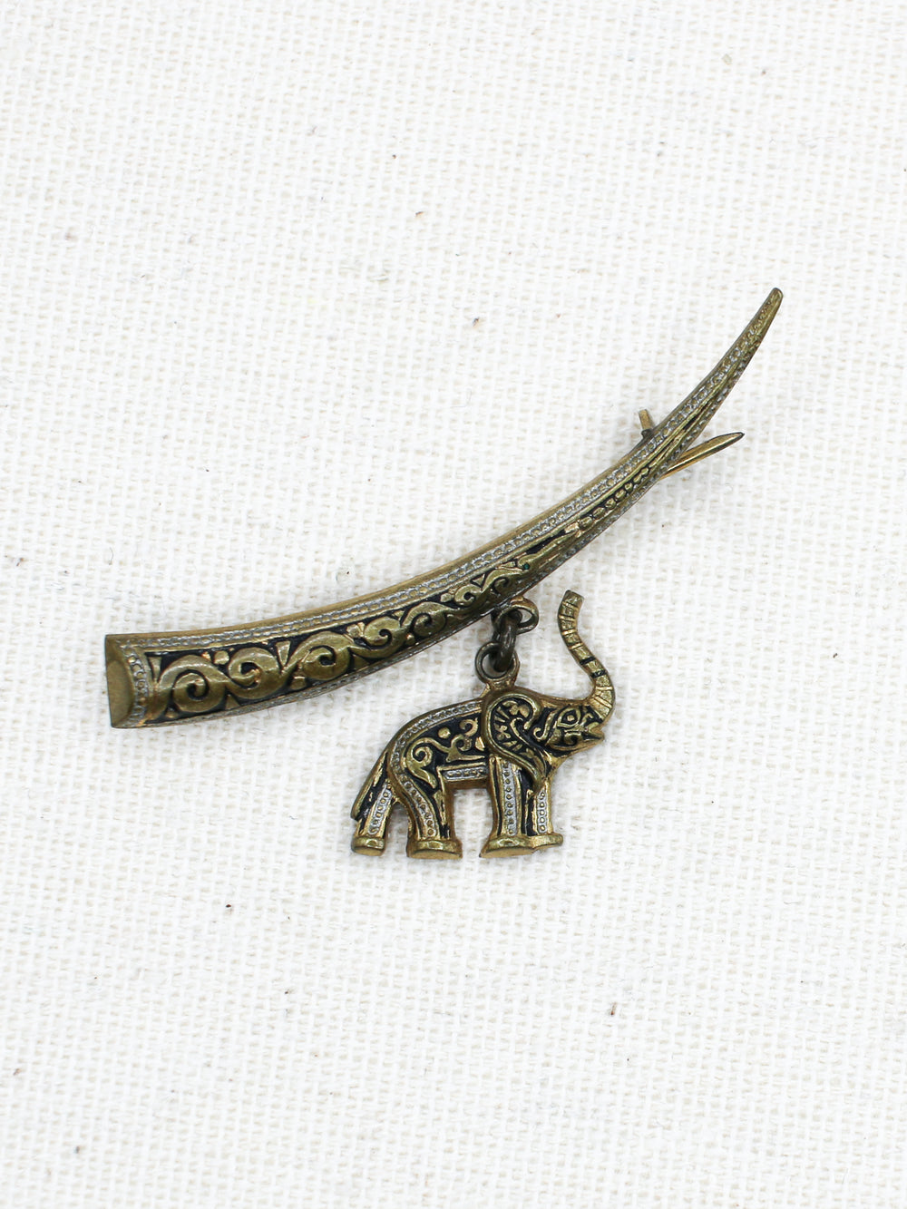 Vintage 70's Brooch in Gold