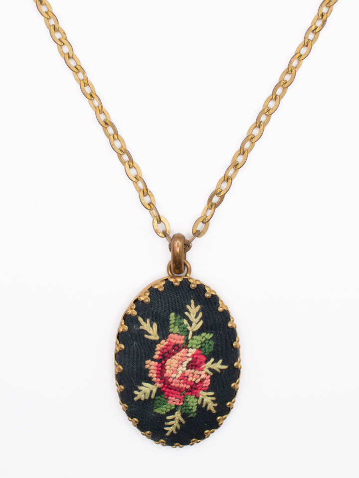 Vintage 30's Necklace in Black