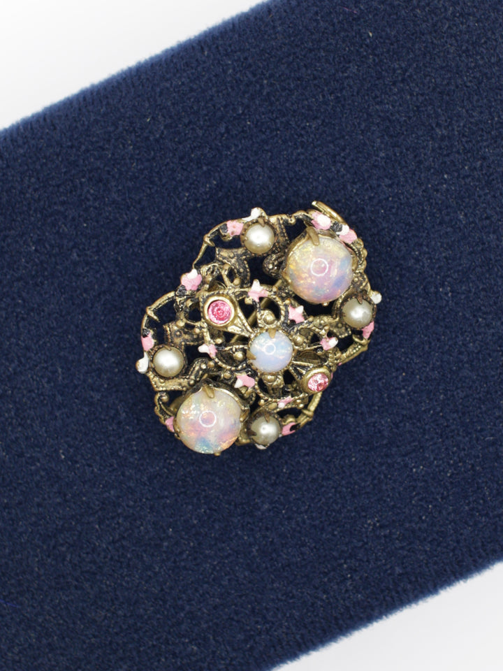 Vintage 50's Brooch in Gold