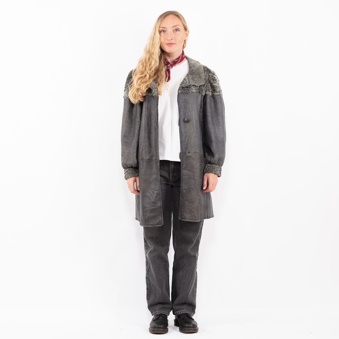 Vintage 70's Women Sheepskin Coat in GrayA0619