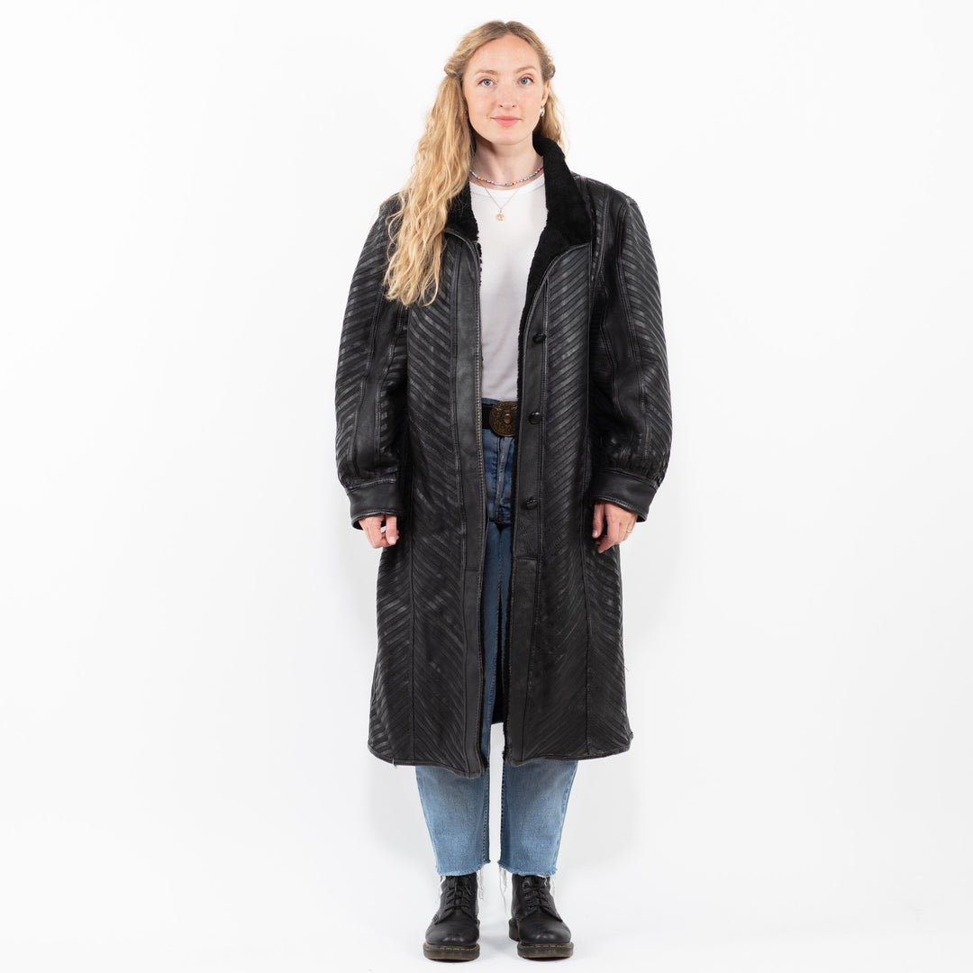 Vintage 90's Women Sheepskin Coat in BlackA0300