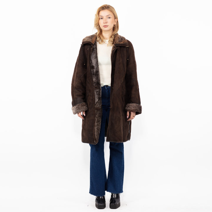 Vintage 90's Women Oversized Sheepskin Coat in Brown