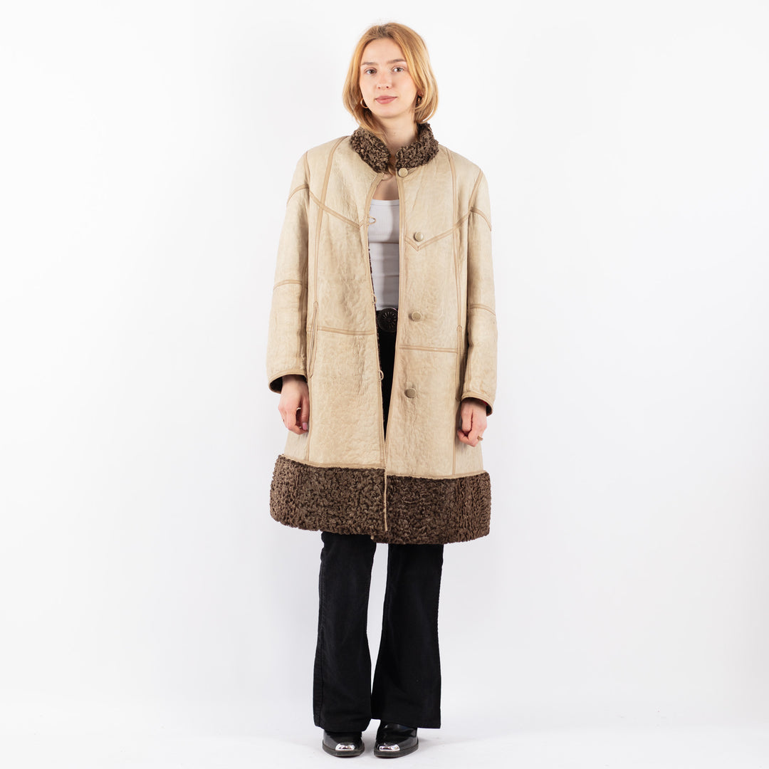 Vintage 70's Women Sheepskin Coat in BeigeV9694