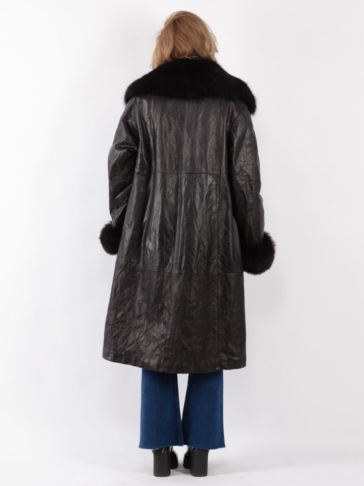 Vintage 70's Women Leather Coat in Black