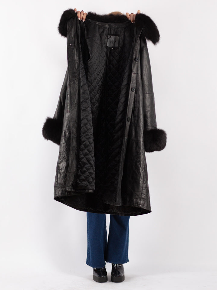 Vintage 70's Women Leather Coat in Black