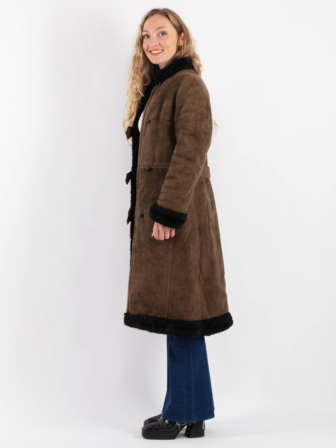 Vintage 70's Women Sheepskin Coat in Brown