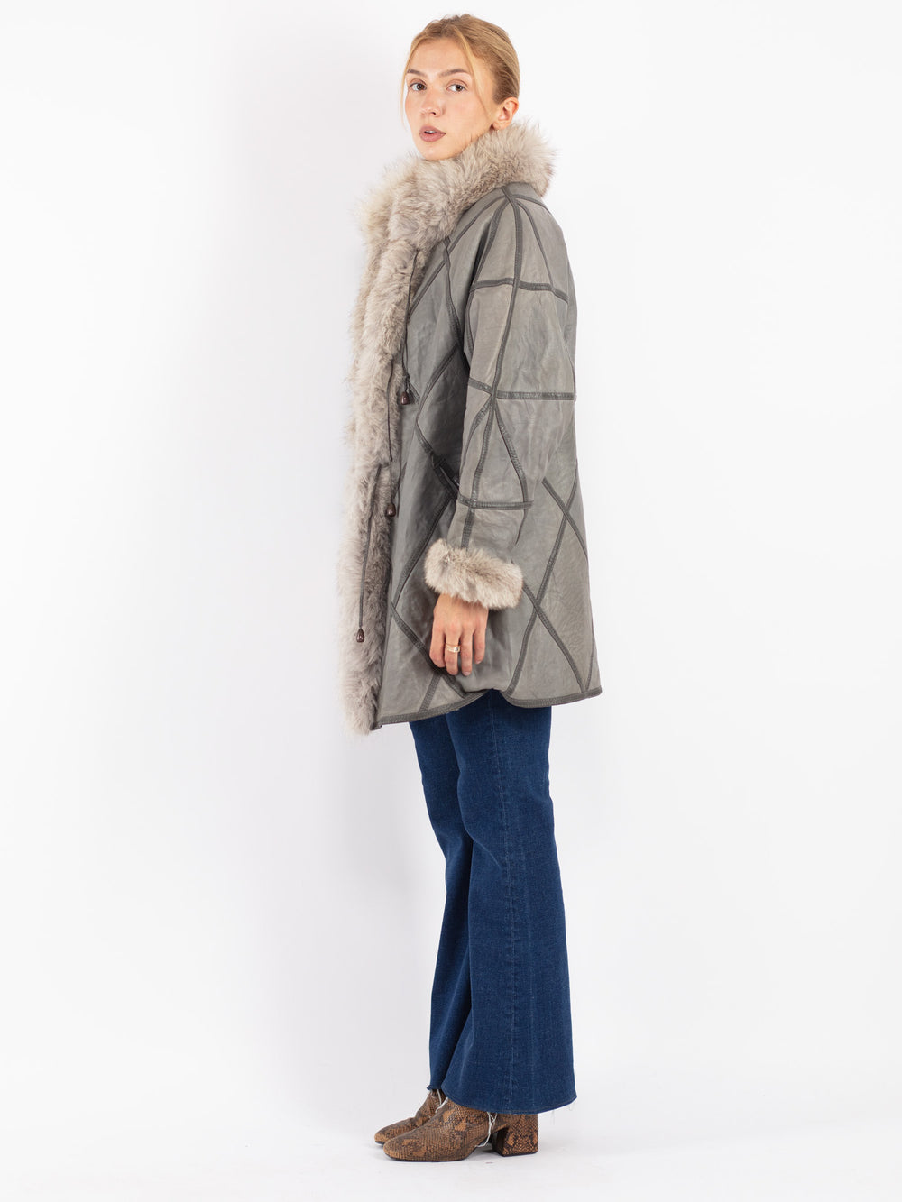 Vintage 70's Women Sheepskin Shearling Coat in Gray
