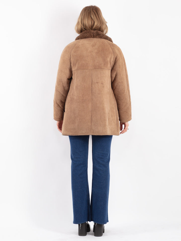 Vintage 70's Women Sheepskin Coat in Beige