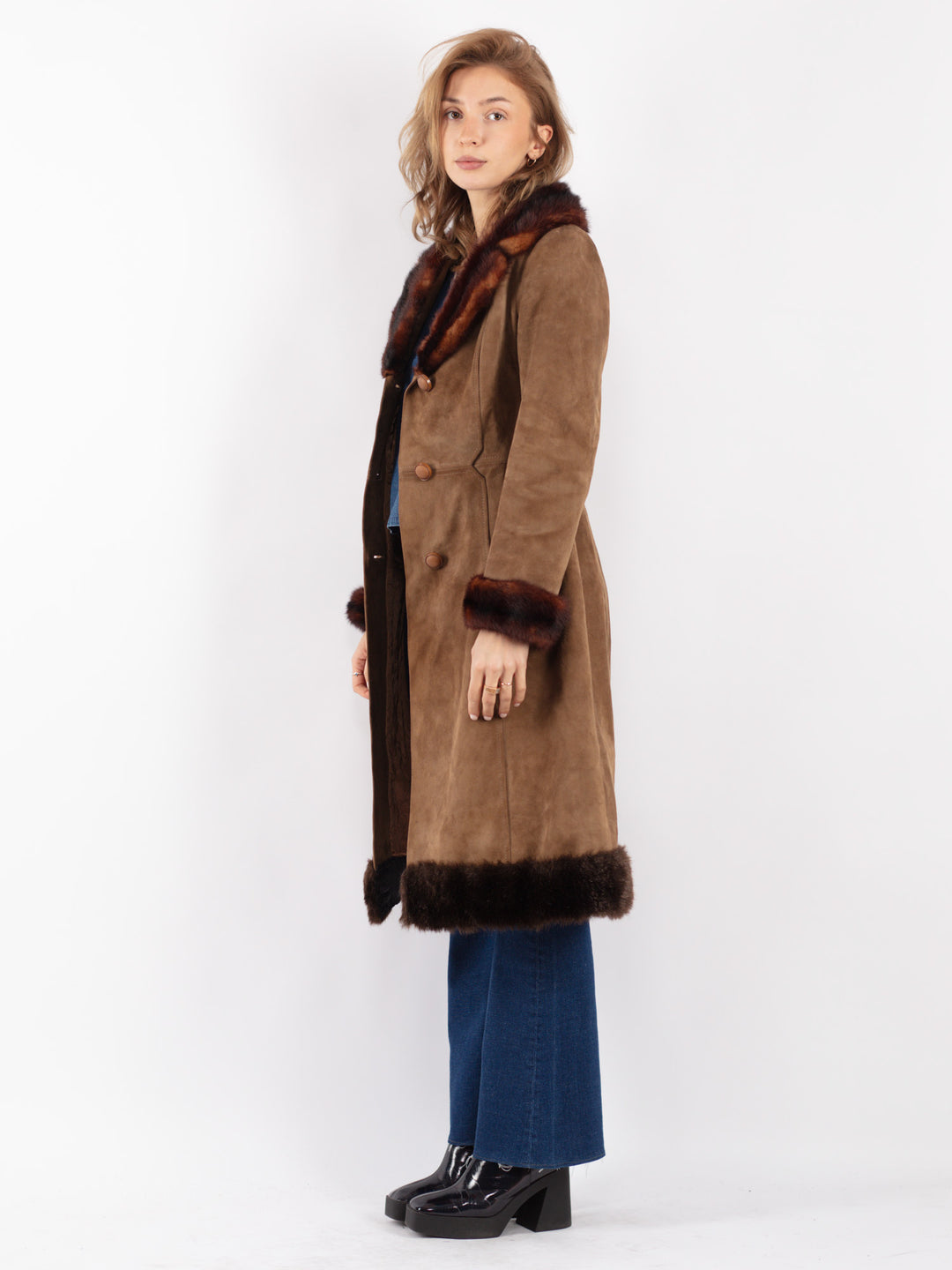 Vintage 70's Women Suede Coat in Beige