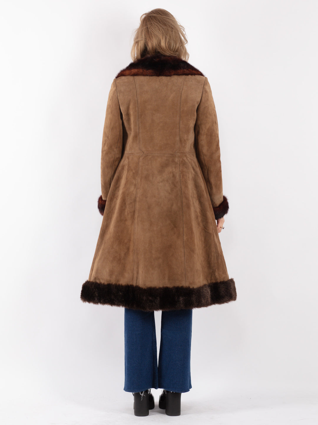 Vintage 70's Women Suede Coat in Beige