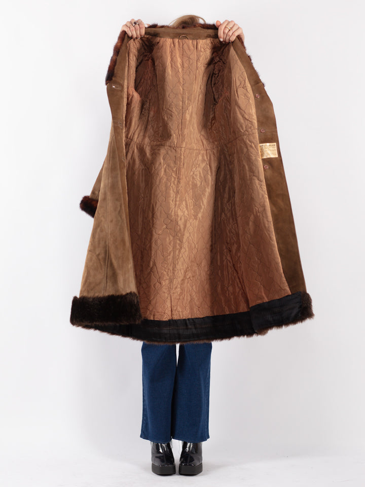Vintage 70's Women Suede Coat in Beige