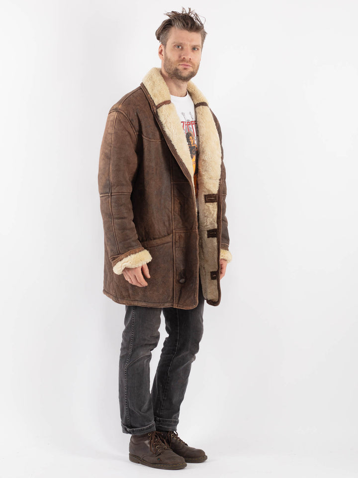 Vintage 90's Men Sheepskin Coat in BrownZ557