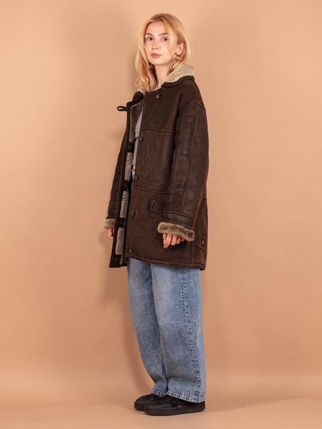 Vintage 80's Women Oversized Sheepskin Coat in Brown