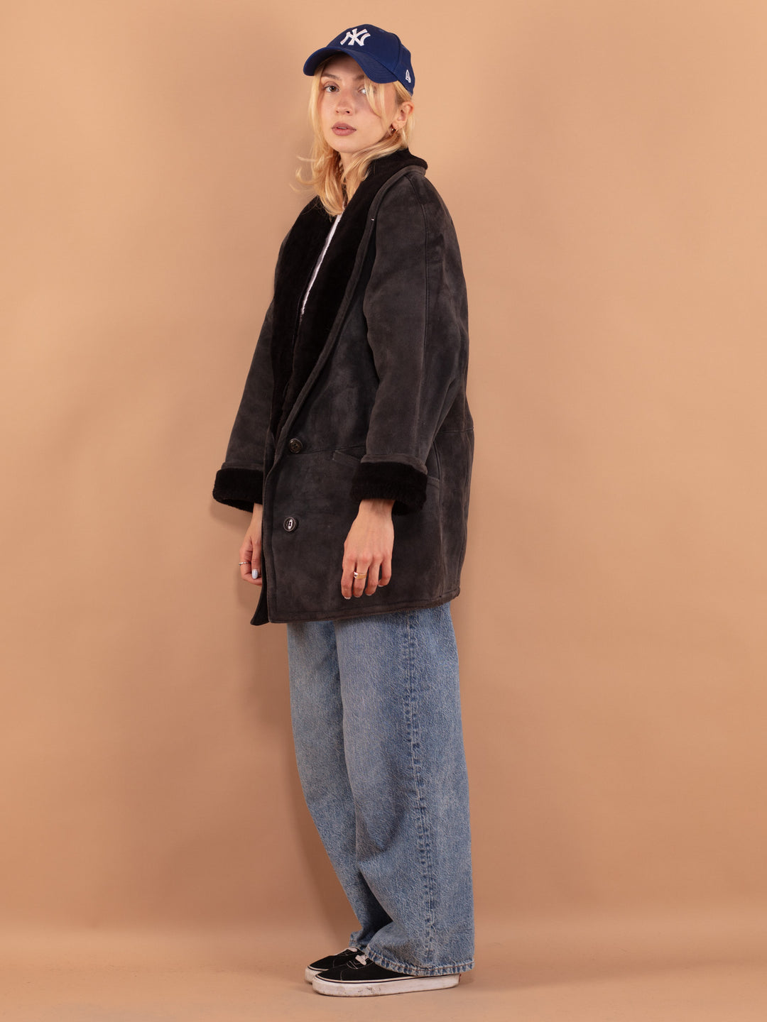 Vintage 80's Women Oversized Sheepskin Coat in Gray