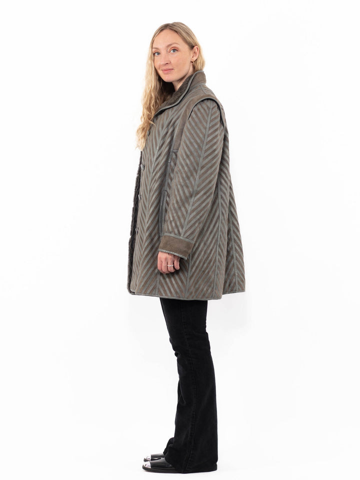 Vintage 80's Women Sheepskin Coat in GrayA0932