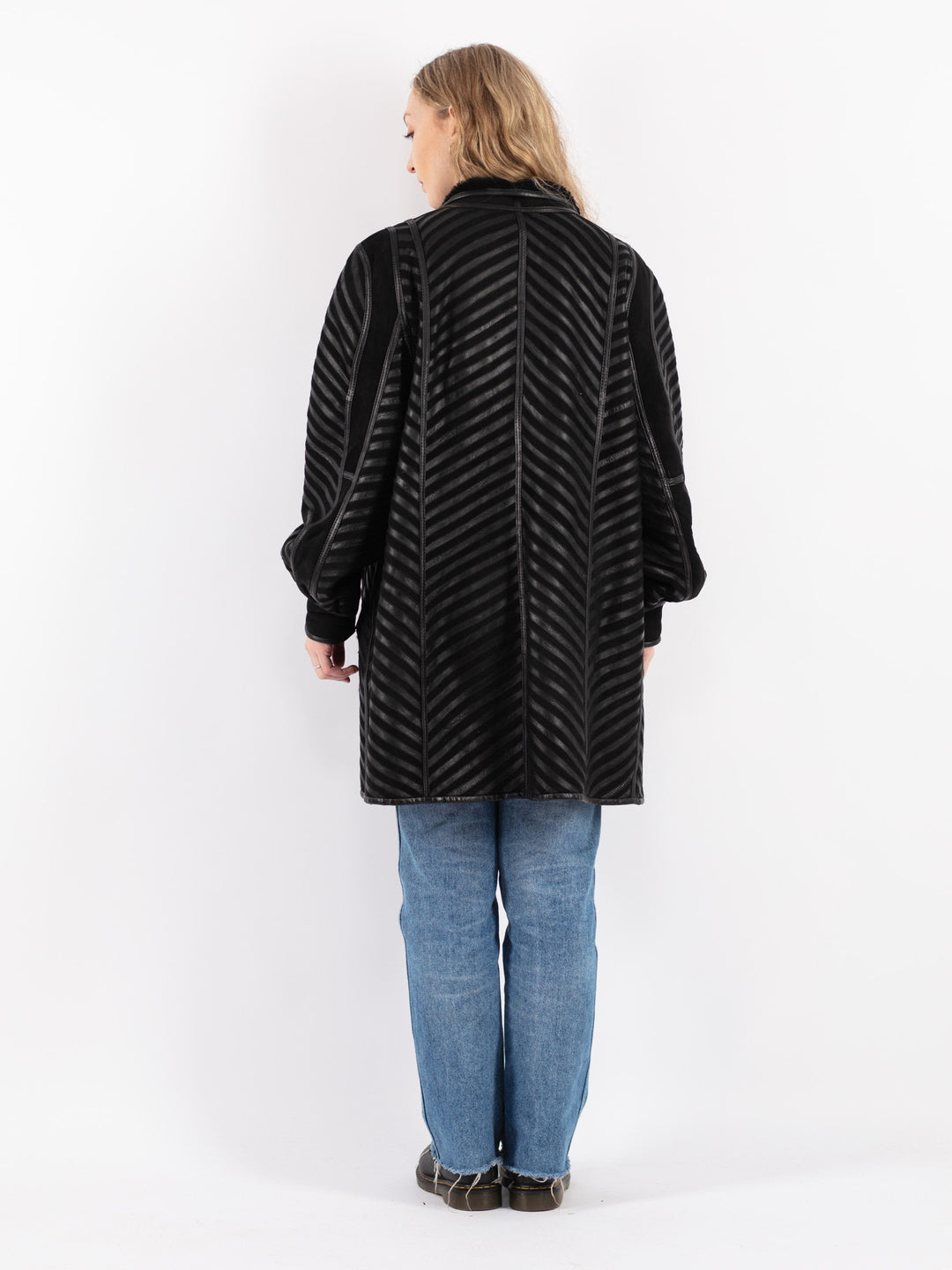 Vintage 80's Women Sheepskin Shearling Coat in Black