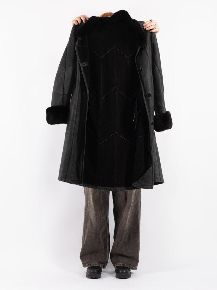 Vintage 80's Women Sheepskin Coat in Black