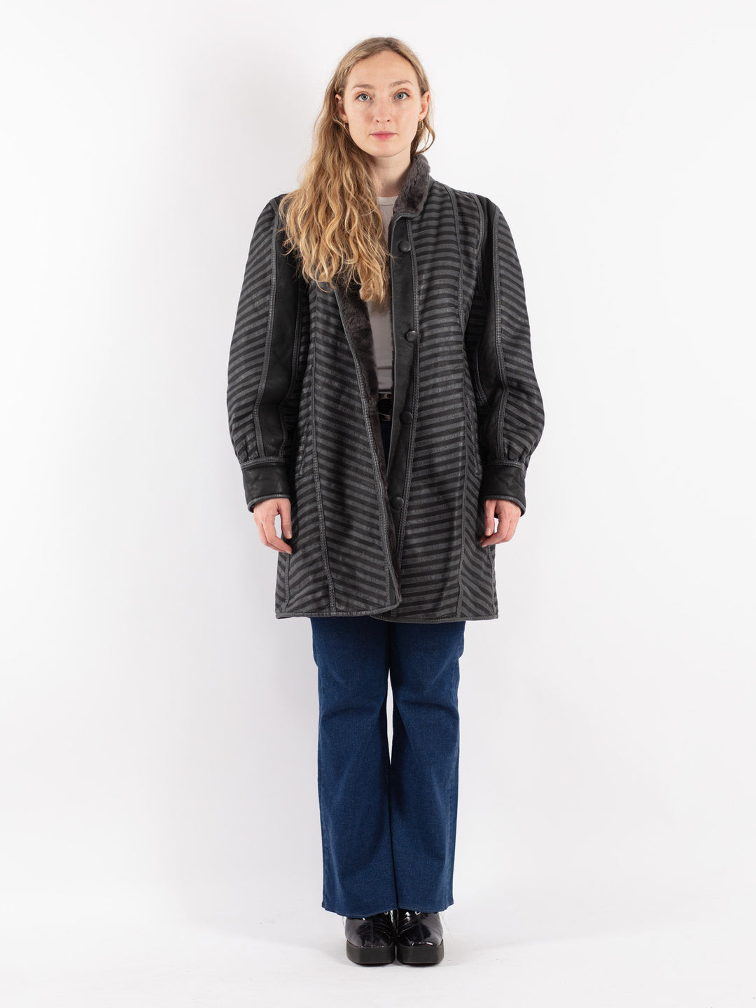 Vintage 80's Women Sheepskin Coat in Gray