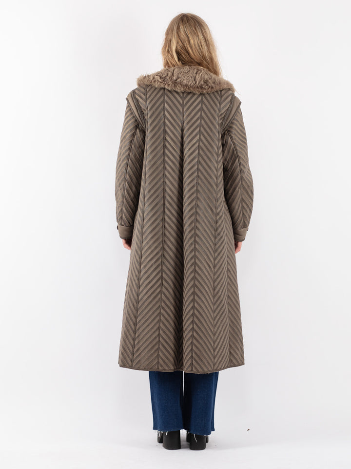 Vintage 80's Women Sheepskin Coat in Beige