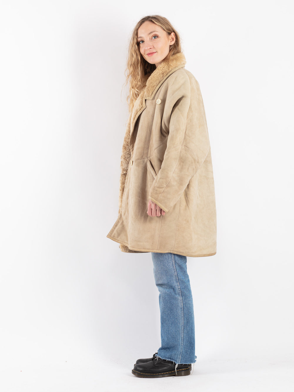 Vintage 80's Women Sheepskin Shearling Coat in Beige