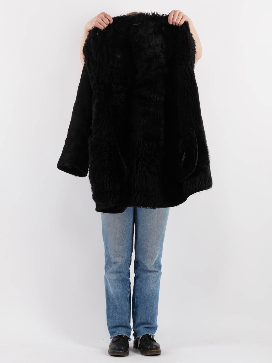 Vintage 80's Women Sheepskin Shearling Coat in BlackV9306