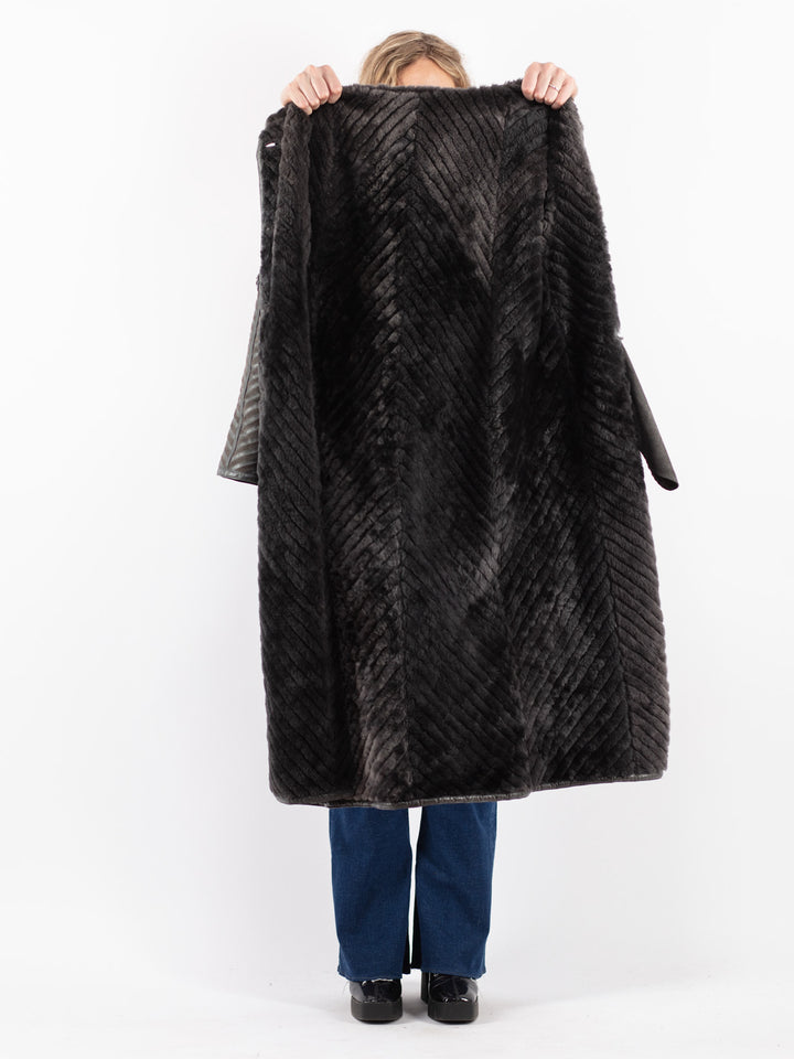 Vintage 80's Women Sheepskin Coat in Gray