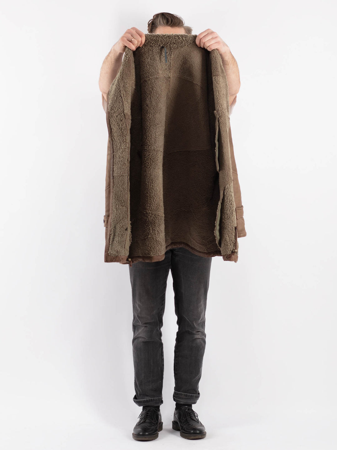 Vintage 90's Men Sheepskin Coat in BrownZ452
