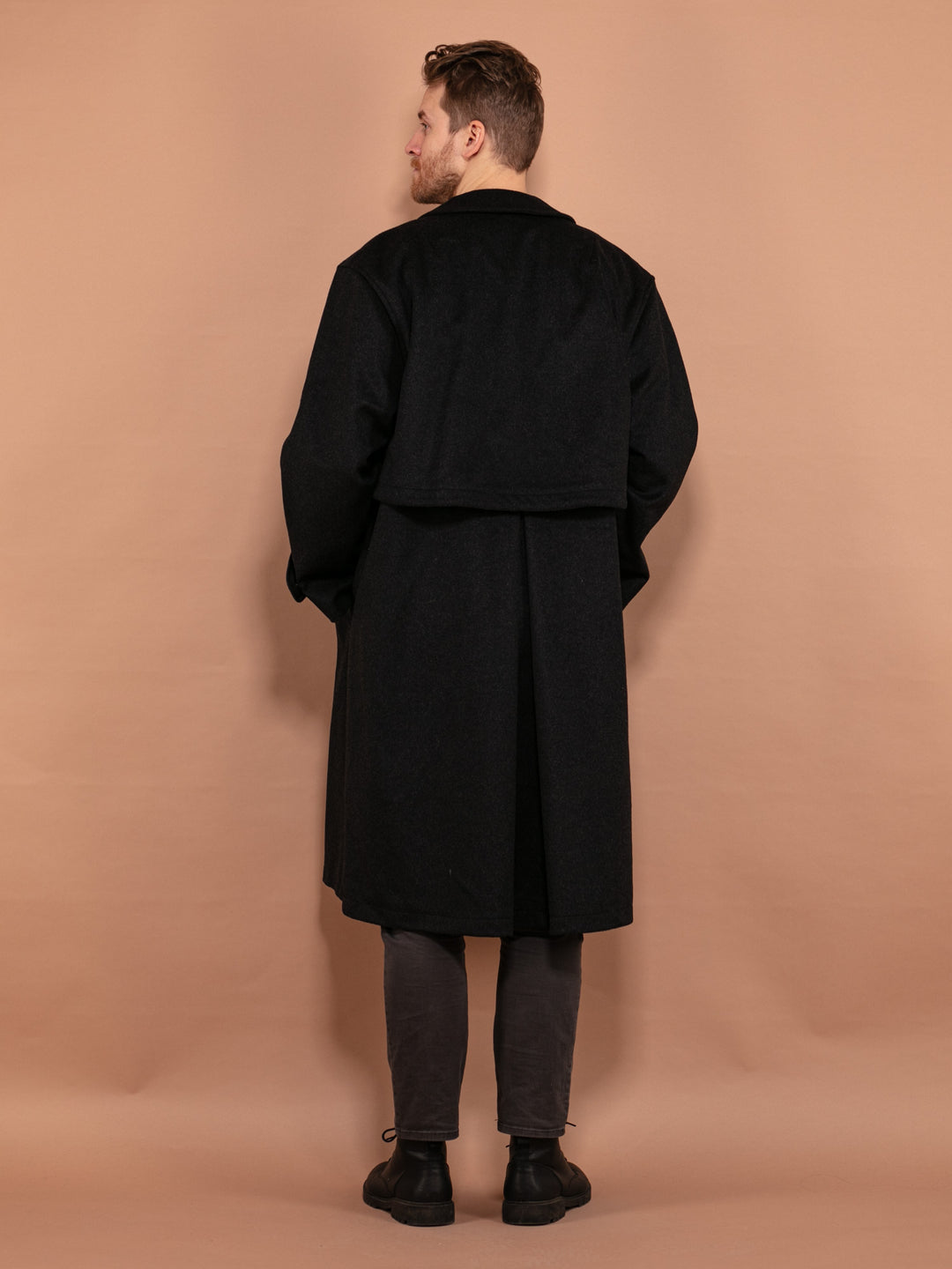 Vintage 90's Men Cashmere and Wool Blend Coat in Dark Gray - NorthernGrip