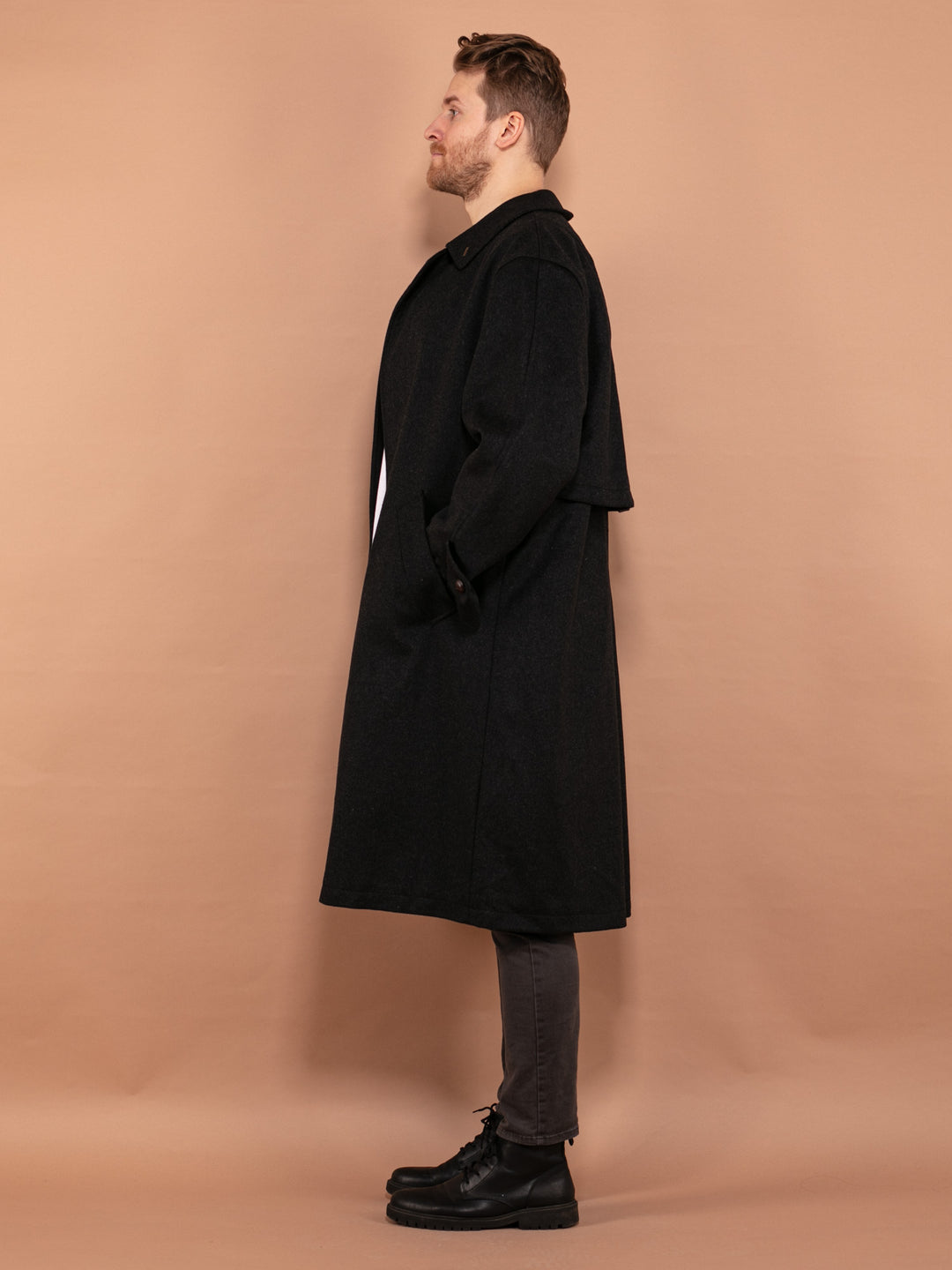 Vintage 90's Men Cashmere and Wool Blend Coat in Dark Gray - NorthernGrip