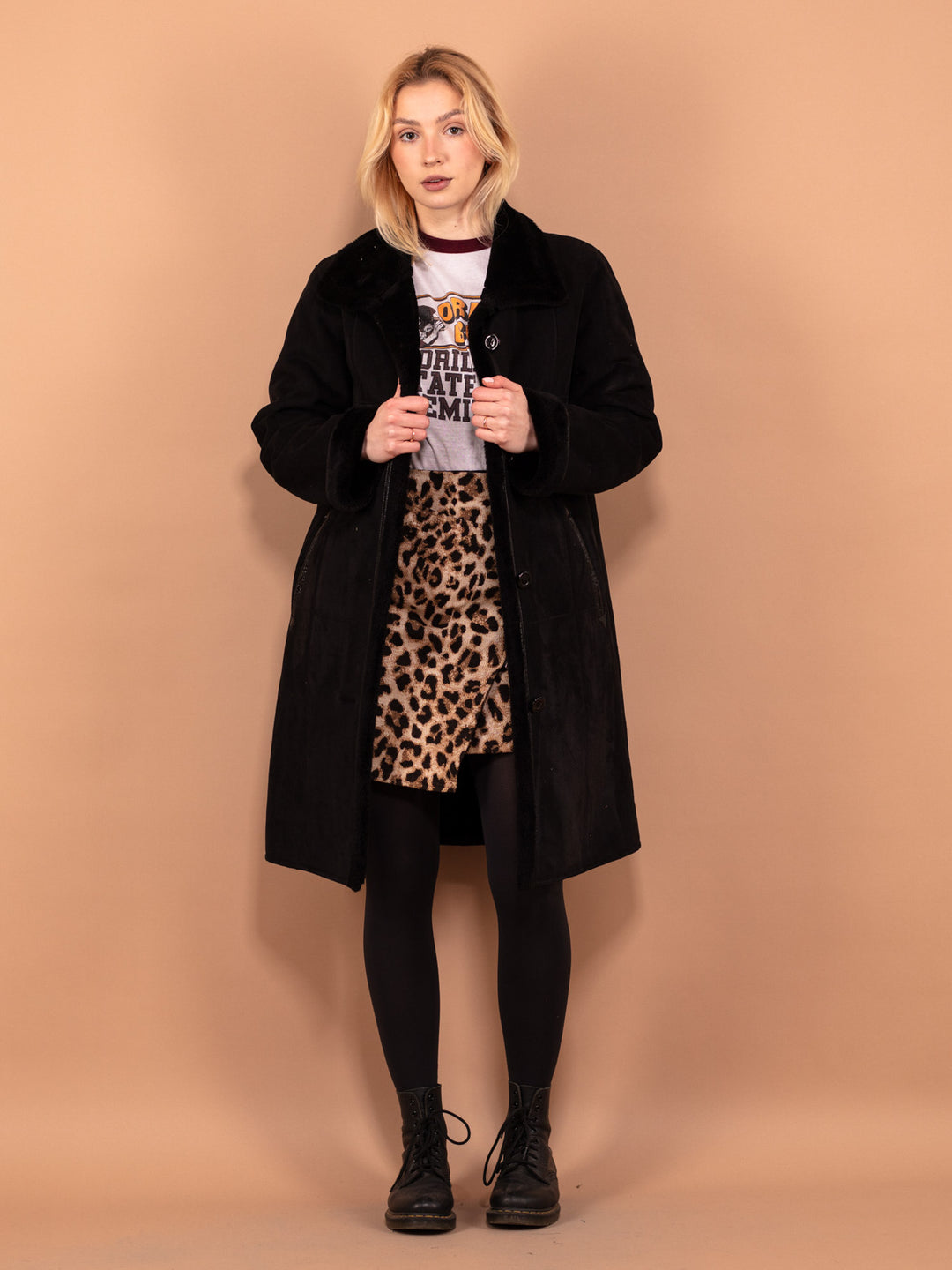 Vintage 90's Women Faux Sheepskin Coat in Black - NorthernGrip