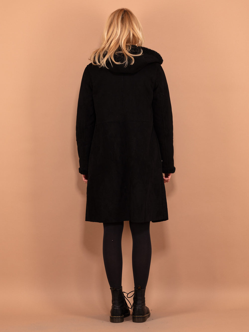 Vintage 90's Women Faux Sheepskin Coat in Black - NorthernGrip