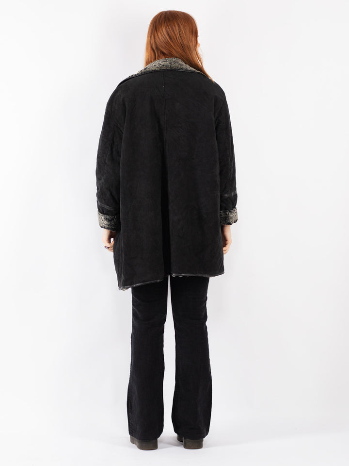 Vintage Women Faux Sheepskin Coat in Black