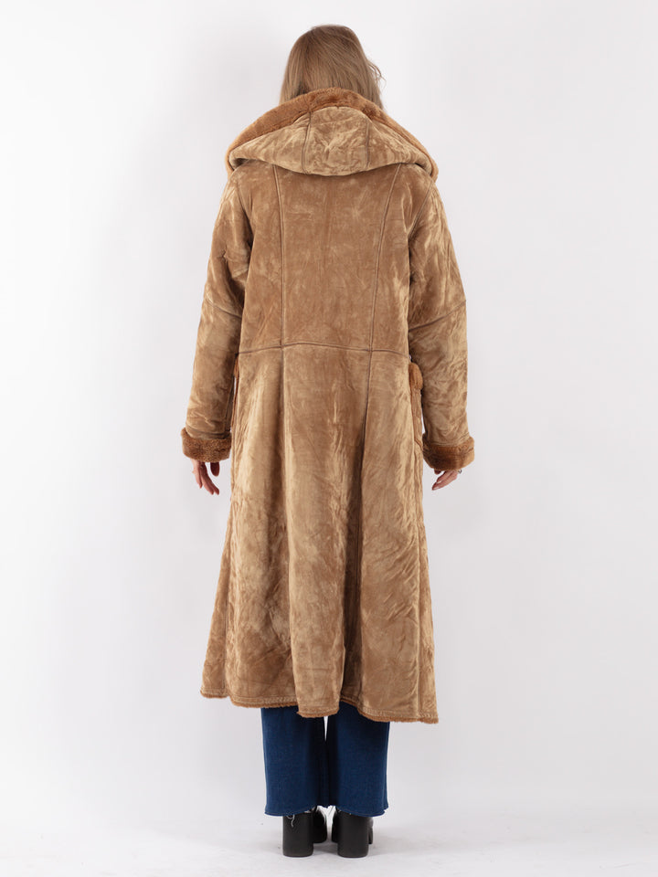 Vintage 90's Women Faux Sheepskin Coat in Beige