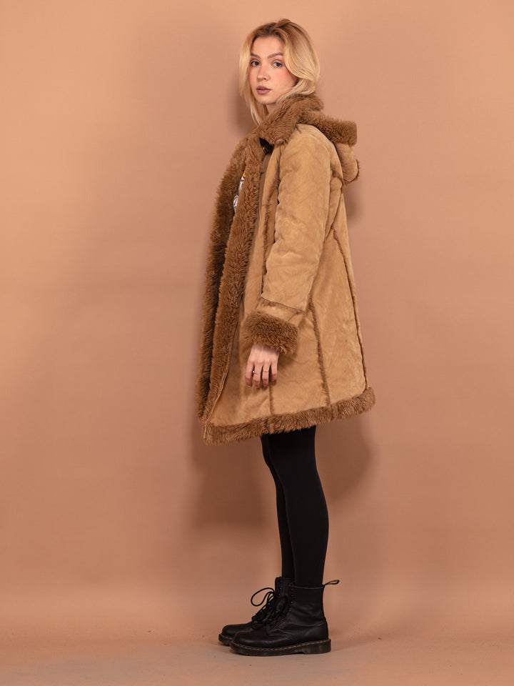 Vintage 90's Women Hooded Faux Sheepskin Coat in Beige - NorthernGrip