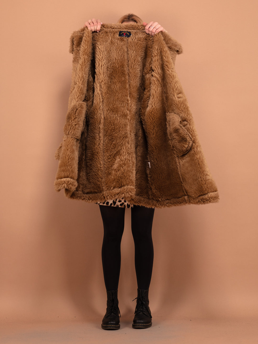 Vintage 90's Women Hooded Faux Sheepskin Coat in Beige - NorthernGrip