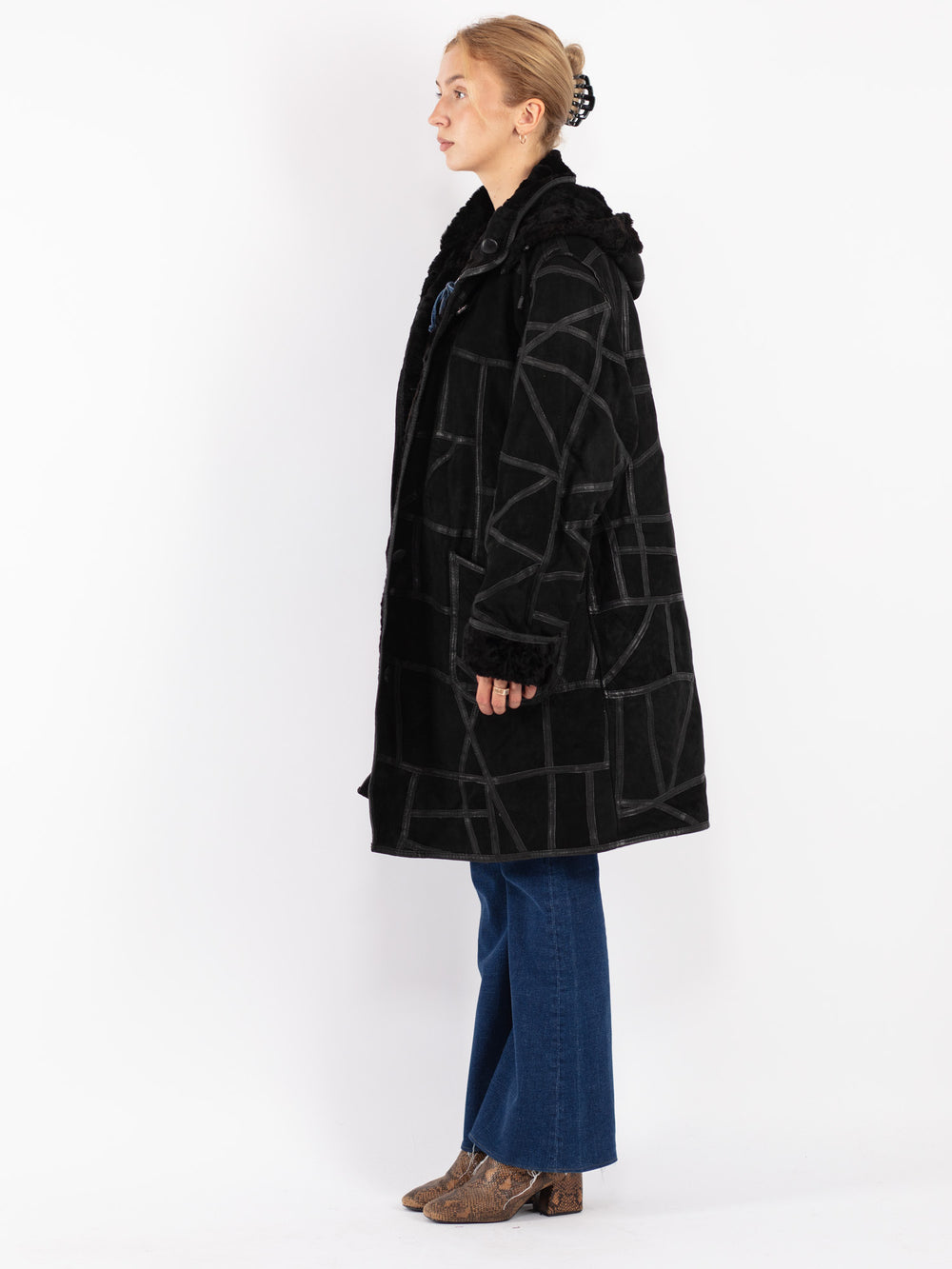 Vintage 90's Women Sheepskin Coat in Black
