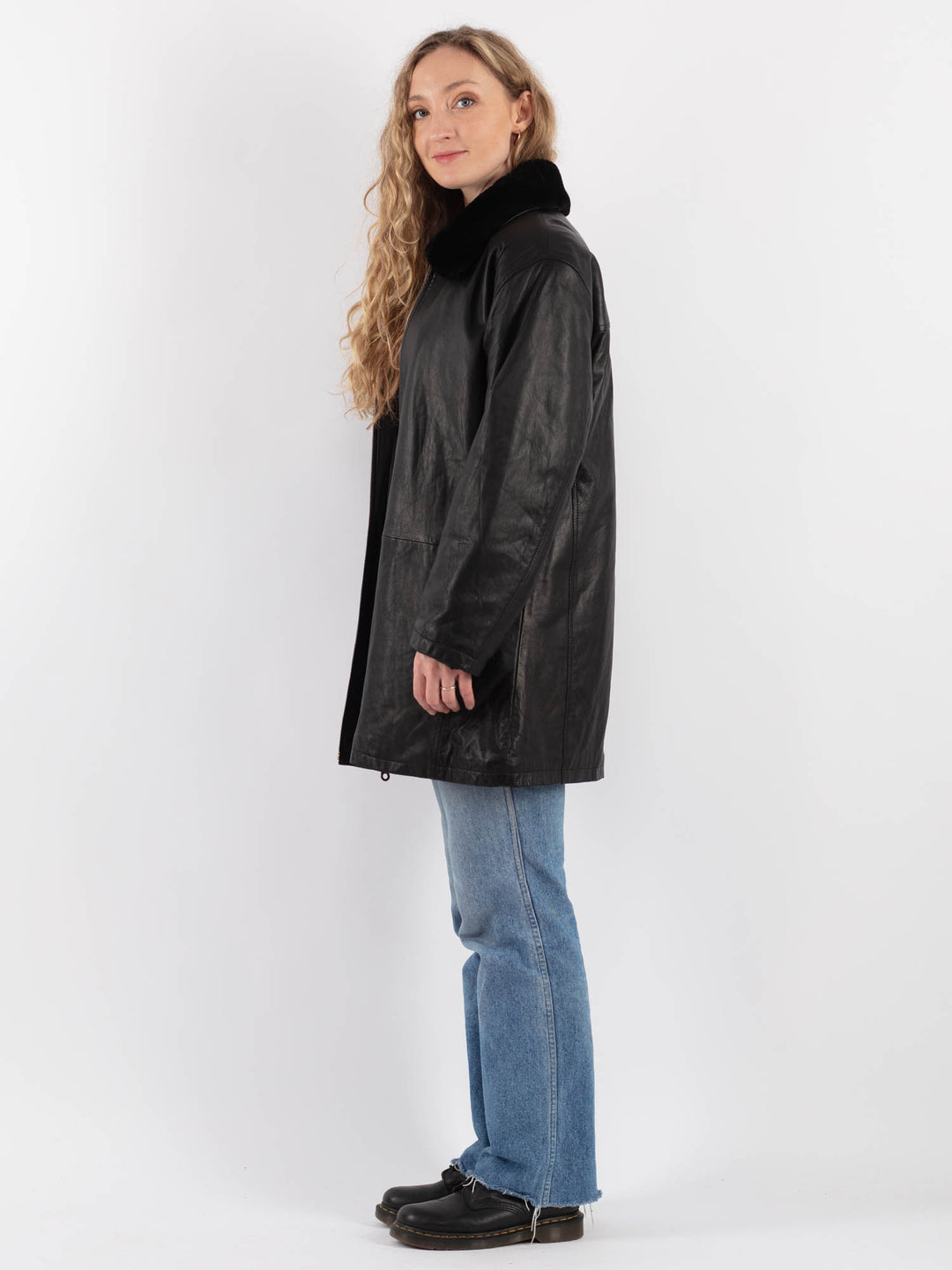 Vintage 90's Women Leather Coat in Black