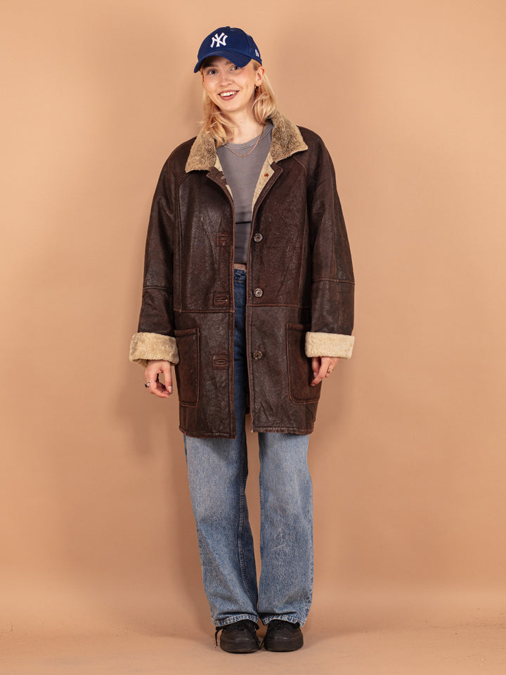 Vintage 90's Women Oversized Sheepskin Coat in Brown